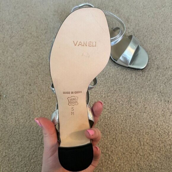Vaneli silver heels - Picture 1 of 2